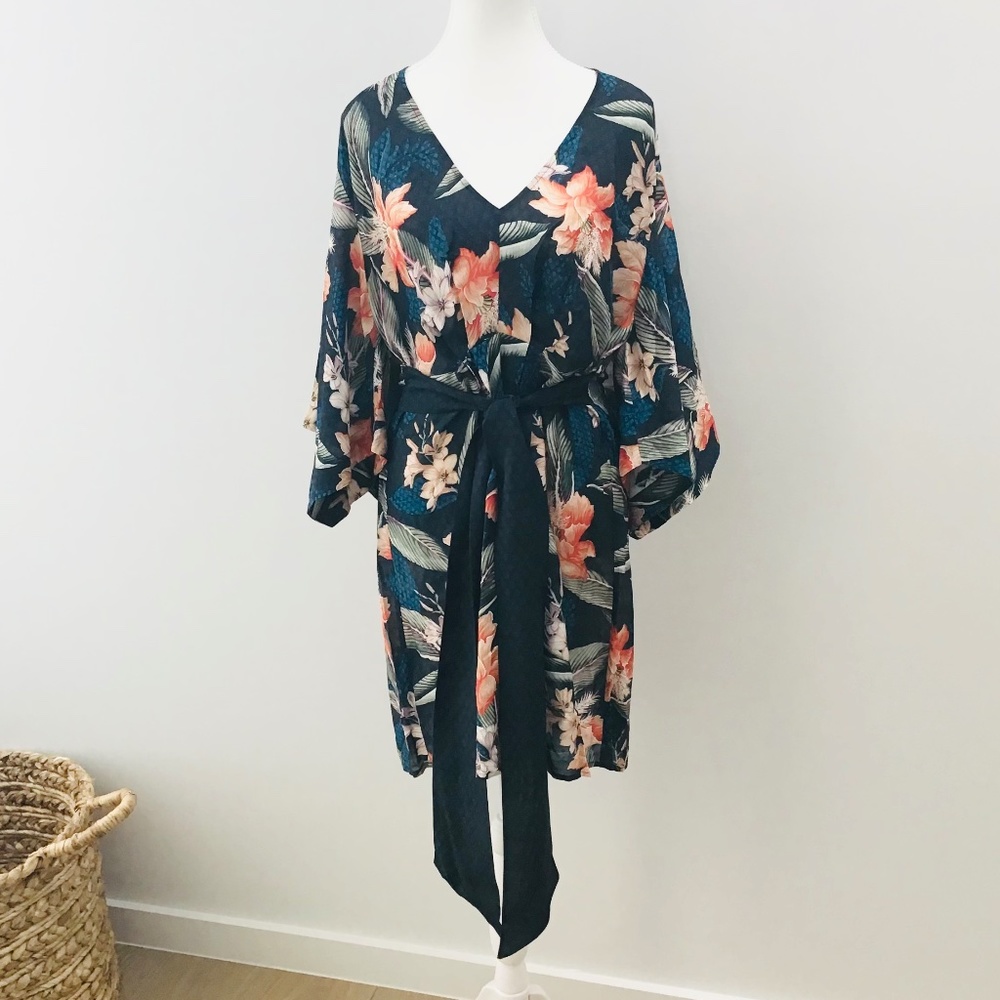 JETS size S Serendipity kaftan/cover up, tropical print on blue background BNWT - Picture 9 of 12